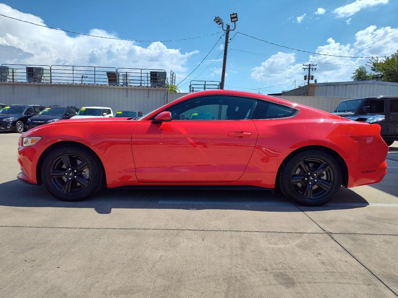 Used 2017 Ford Mustang Coupe RWD image 7