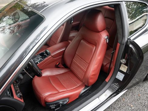 Used 2009 Maserati GranTurismo S RWD image 14