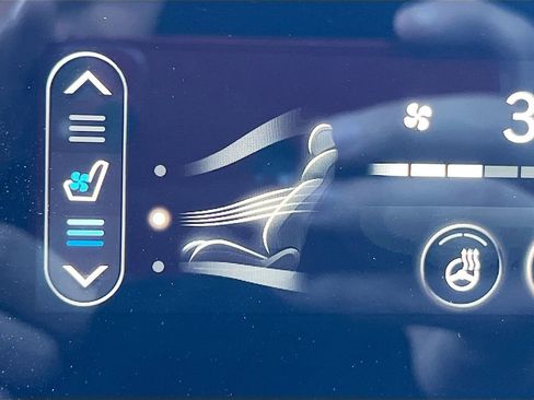 Used 2025 Genesis GV70 3.5T Sport image 20