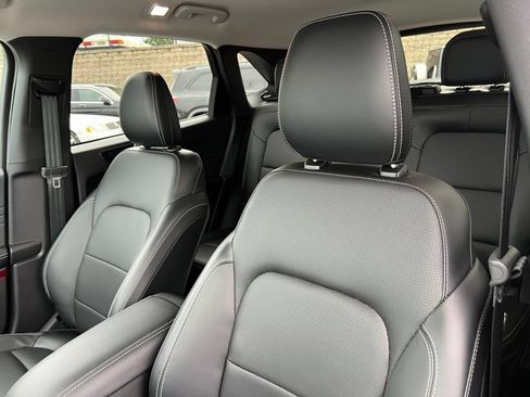 Certified 2023 Ford Escape Platinum AWD/4WD image 10