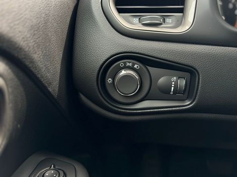 New 2023 Jeep Renegade Latitude image 51