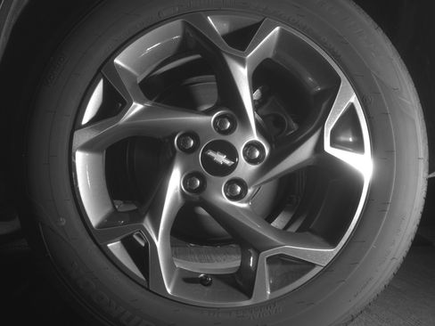 Used 2025 Chevrolet Trax LT w/ LT Convenience Package FWD image 14