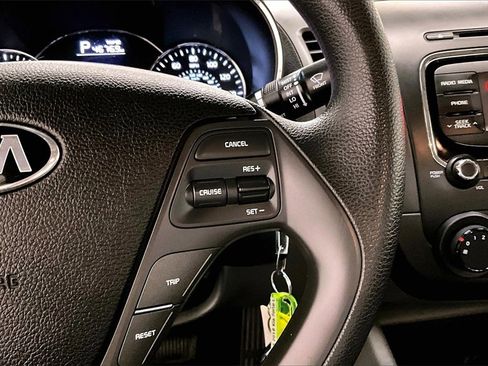 Used 2018 Kia Forte LX image 12