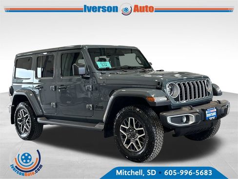 Used 2026 Jeep Wrangler Unlimited Sahara AWD/4WD image 1
