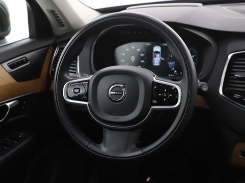 Used 2022 Volvo XC90 T6 Momentum w/ Advanced Package image 15