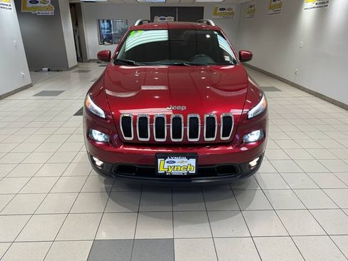 Used 2017 Jeep Cherokee Latitude w/ Cold Weather Group AWD/4WD image 20