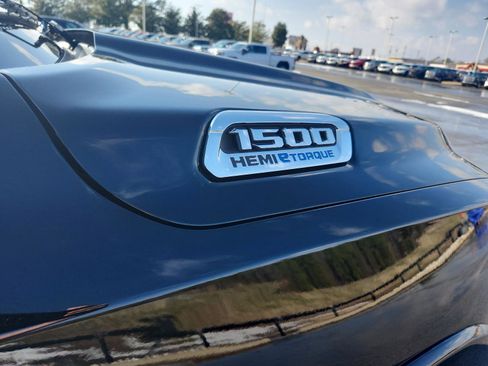 Used 2022 RAM 1500 Limited image 8