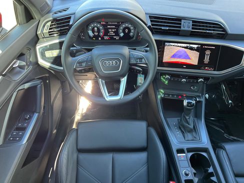 Certified 2025 Audi Q3 2.0T Premium w/ Black Optic Sport Package image 23