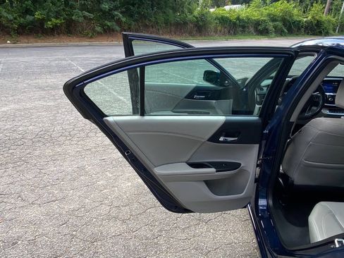 Used 2015 Honda Accord EX-L image 44