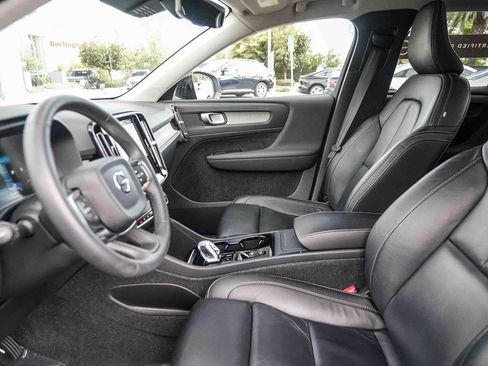 Used 2023 Volvo XC40 B5 Plus AWD/4WD image 19