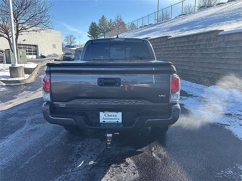 Used 2021 Toyota Tacoma TRD Sport image 5