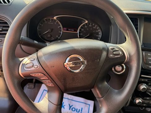 Used 2017 Nissan Pathfinder S FWD image 12
