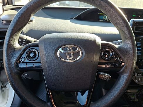 Used 2019 Toyota Prius LE image 19