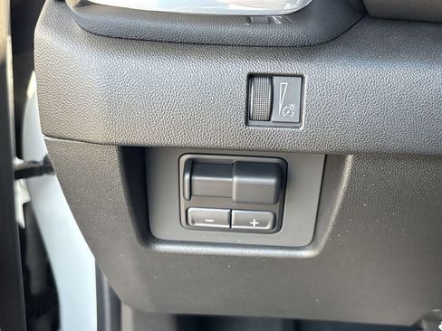 Used 2025 GMC Canyon Elevation image 18