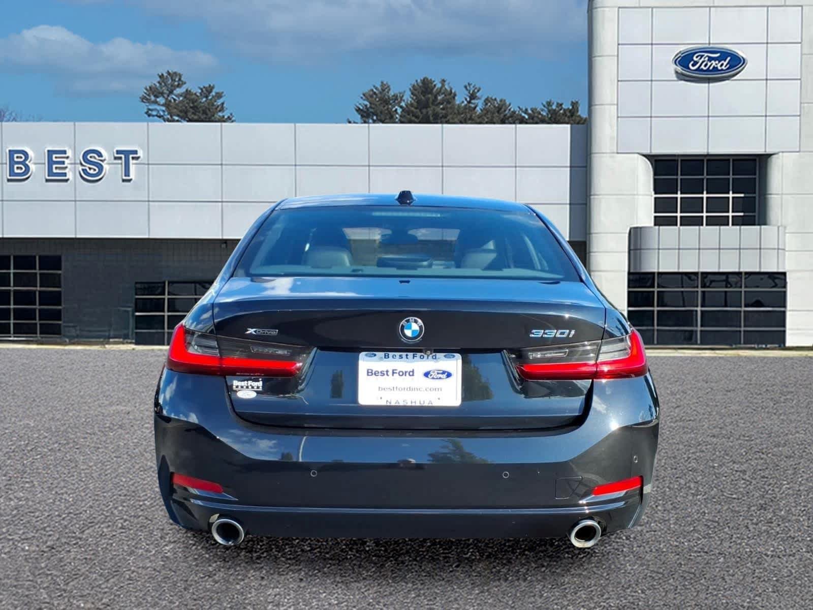 Used 2024 BMW 330i xDrive Sedan w/ Premium Package AWD/4WD image 5
