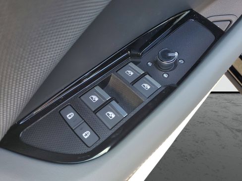 New 2026 Audi Q3 quattro 2.0T AWD/4WD image 22