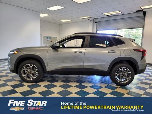 New 2026 Chevrolet Trax LT w/ Driver Confidence Package FWD image 4