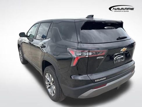 New 2026 Chevrolet Equinox LT w/ Convenience Package II FWD image 6