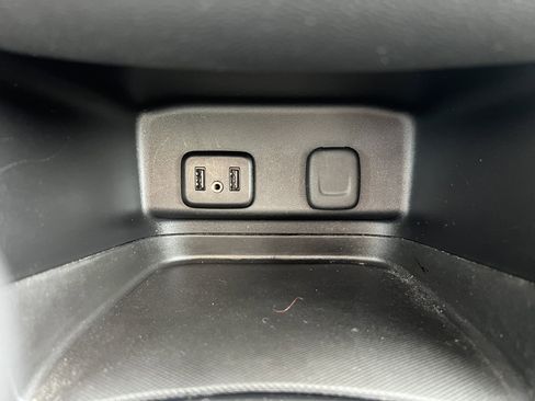 Used 2018 Chevrolet Equinox LT w/ Sun & Infotainment Package image 24