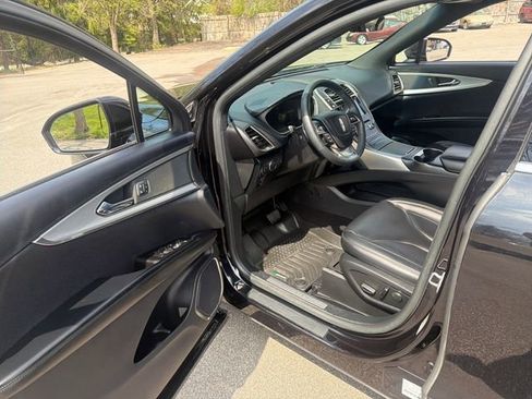 Used 2019 Lincoln Nautilus Premier AWD/4WD image 27