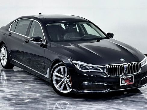 Used 2018 BMW 750i xDrive AWD/4WD image 3
