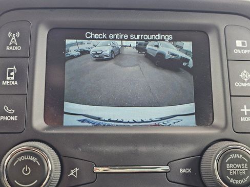 Used 2015 Jeep Renegade Latitude AWD/4WD image 27