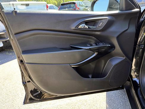 Used 2024 Chevrolet Trax ACTIV w/ Sunroof Package FWD image 8