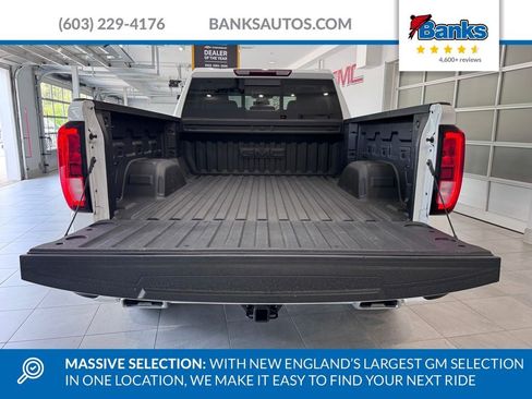 Used 2024 GMC Sierra 1500 Elevation w/ Preferred Package AWD/4WD image 9
