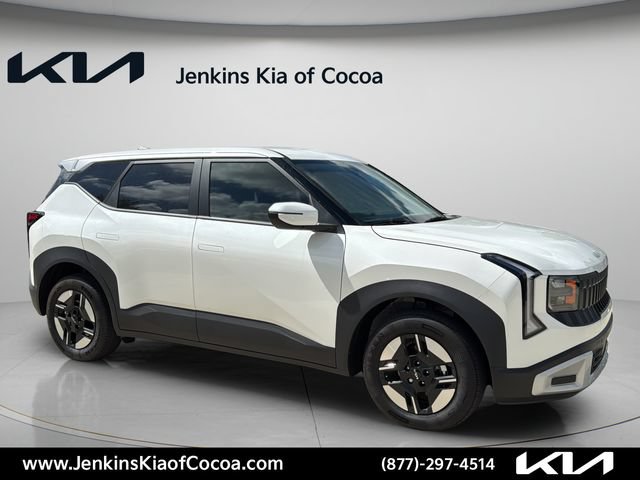 Certified 2027 Kia Seltos LX FWD image 1