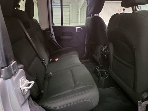Used 2019 Jeep Wrangler Unlimited Sport S AWD/4WD image 29