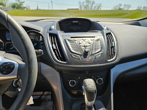 Used 2016 Ford Escape SE image 17