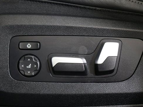 Used 2021 BMW X6 xDrive40i w/ Premium Essential Package image 37