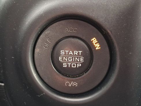 Used 2018 Jeep Wrangler Unlimited Sahara w/ Safety Group image 22