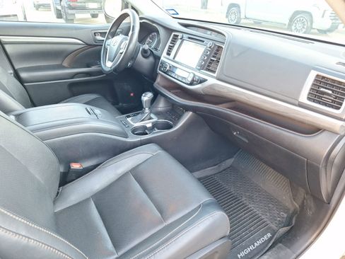 Used 2019 Toyota Highlander Limited image 35