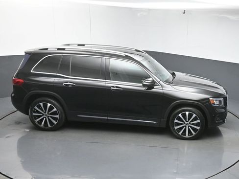 Used 2020 Mercedes-Benz GLB 250 w/ Premium Package image 26