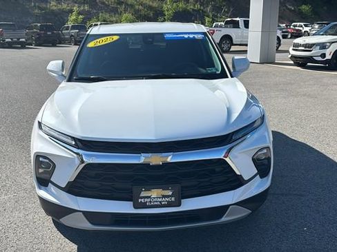 Used 2025 Chevrolet Blazer LT AWD/4WD image 9