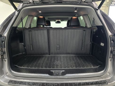 Used 2019 Toyota Highlander SE AWD/4WD image 19