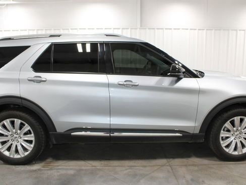 Used 2023 Ford Explorer Limited w/ Limited Technology Package RWD image 11