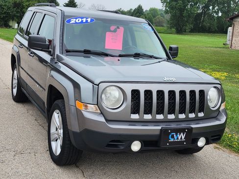 Used 2011 Jeep Patriot Latitude AWD/4WD image 5