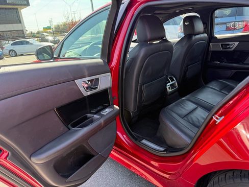 Used 2015 Jaguar XF Sport image 9