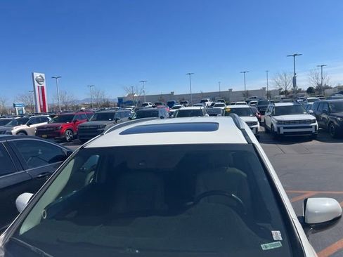 Used 2017 Honda Pilot Touring image 8