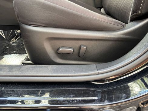 Used 2025 Nissan Altima 2.5 SV FWD image 33