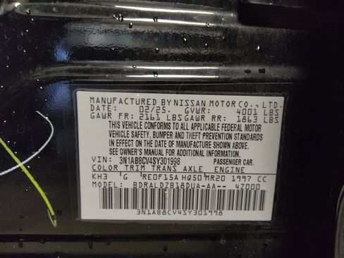 Used 2025 Nissan Sentra SV FWD image 33