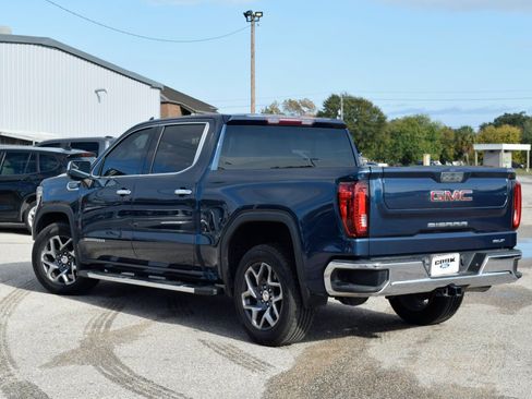 Used 2022 GMC Sierra 1500 SLT w/ SLT Convenience Package image 8