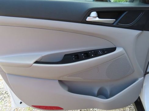Used 2019 Hyundai Tucson Value FWD image 28