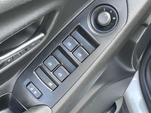 Used 2022 Chevrolet Trax LS w/ Tint and Cruise Package FWD image 16