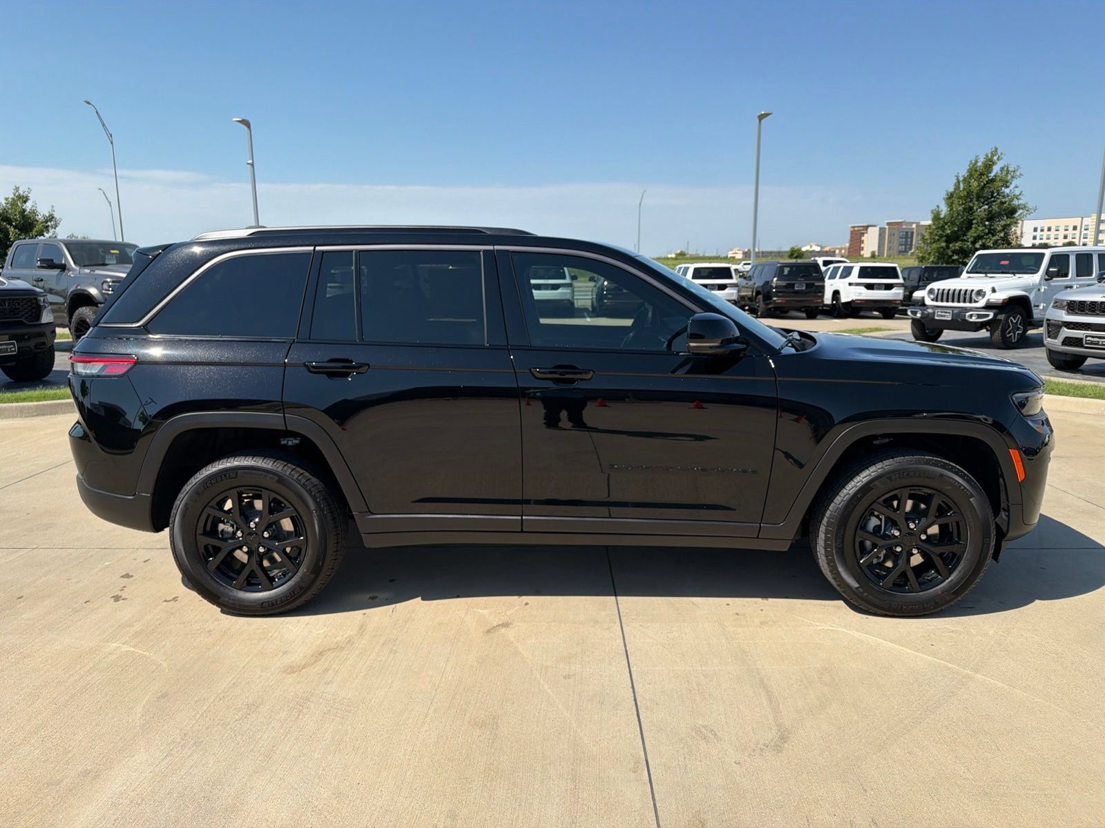 New 2026 Jeep Grand Cherokee Altitude AWD/4WD image 6