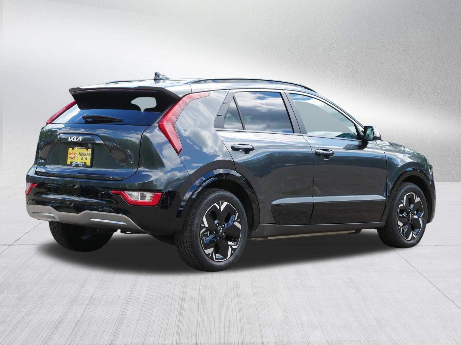Certified 2024 Kia Niro Wind w/ Wind Preserve Package FWD image 7