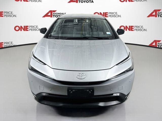 Certified 2025 Toyota Prius LE FWD image 3