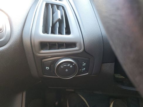 Used 2016 Ford Focus SE image 22